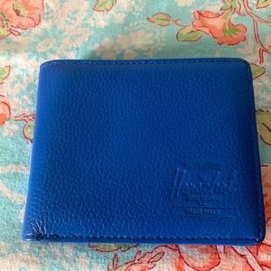 Herschel -handsome men’s wallet with snap closure coin pocket. beautiful Blue